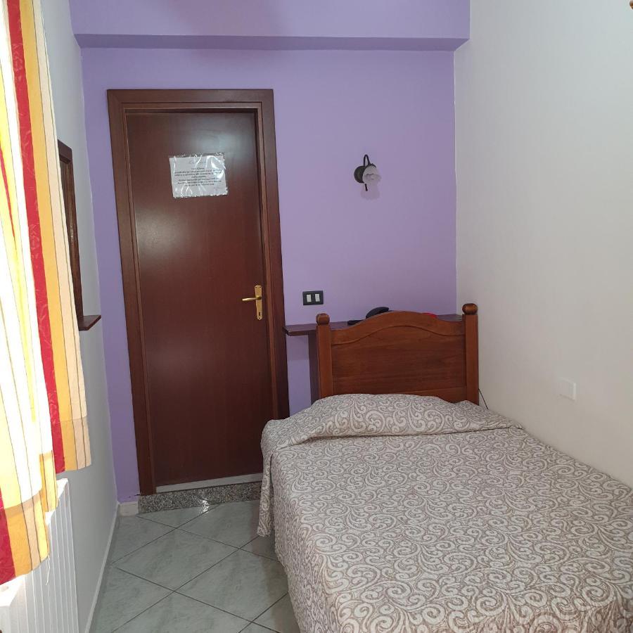 Hotel Caribe Casalnuovo Di Napoli Exteriör bild