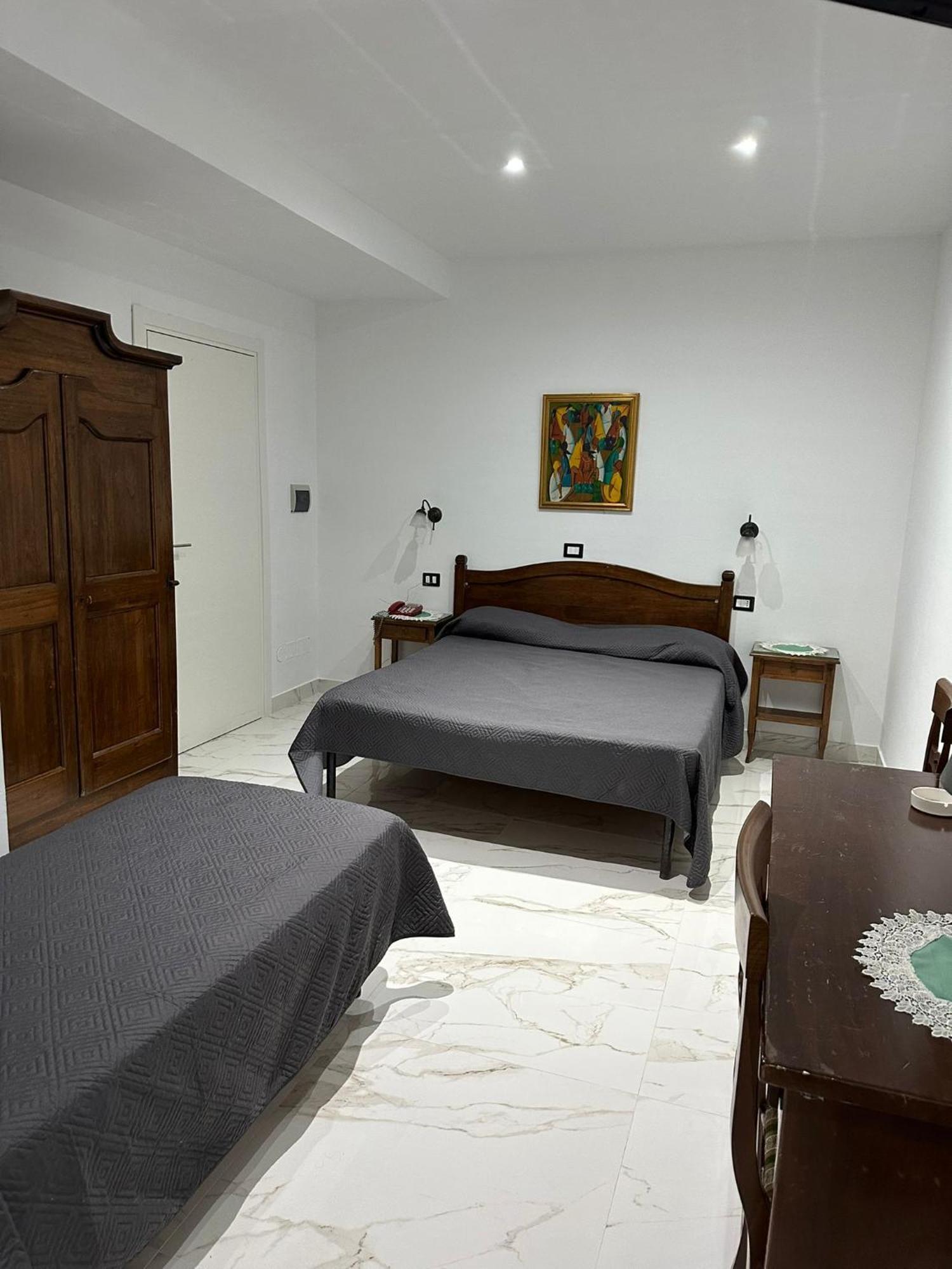 Hotel Caribe Casalnuovo Di Napoli Exteriör bild